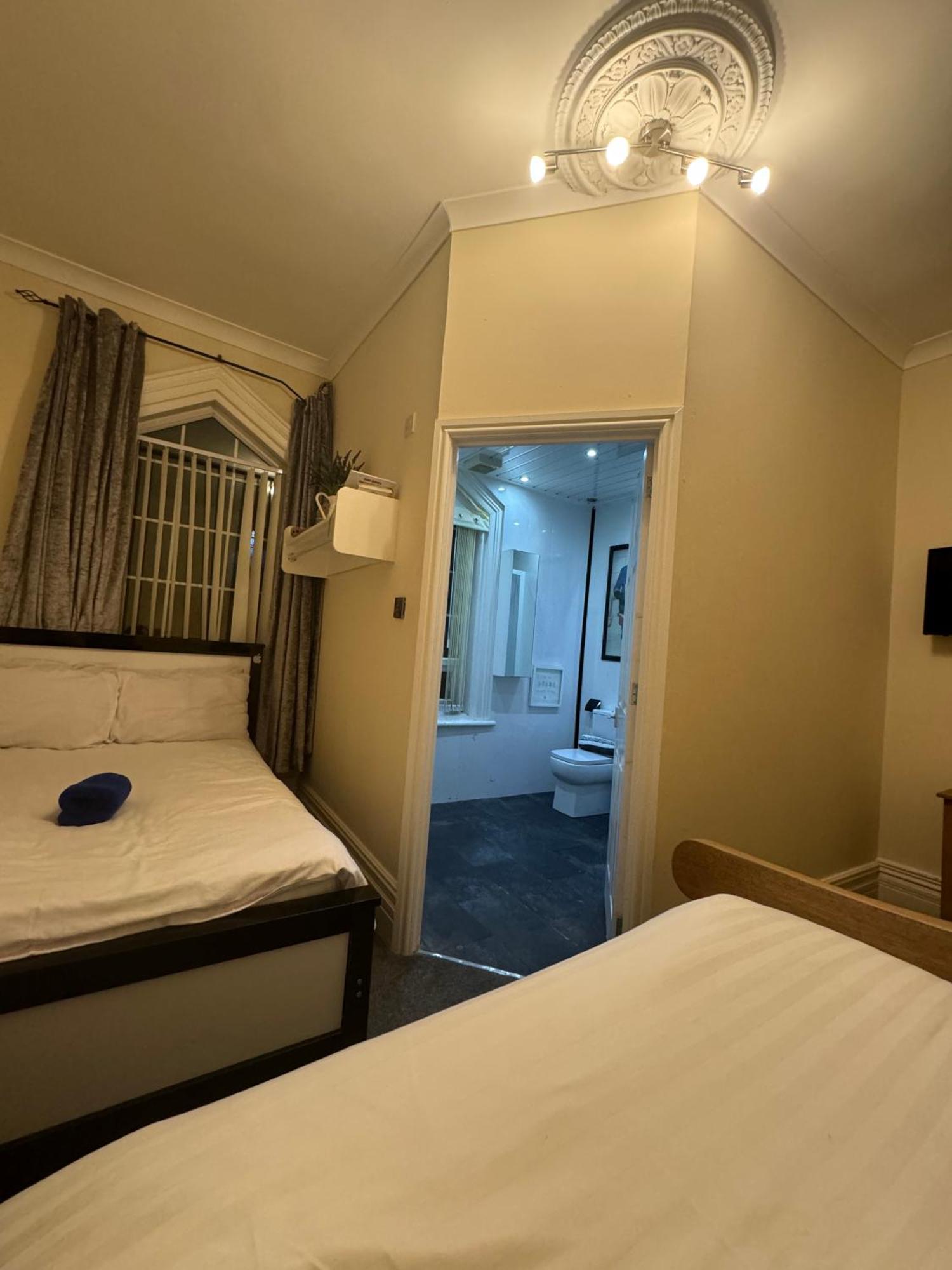Valencia Hotel Блекпул Екстериор снимка