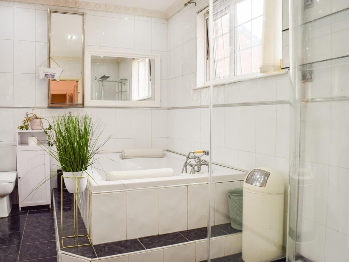 Valencia Hotel Блекпул Екстериор снимка
